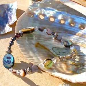 Abalone, Swarovski crystals and naturally colored freshwater pearl bracelet 🔥🔥